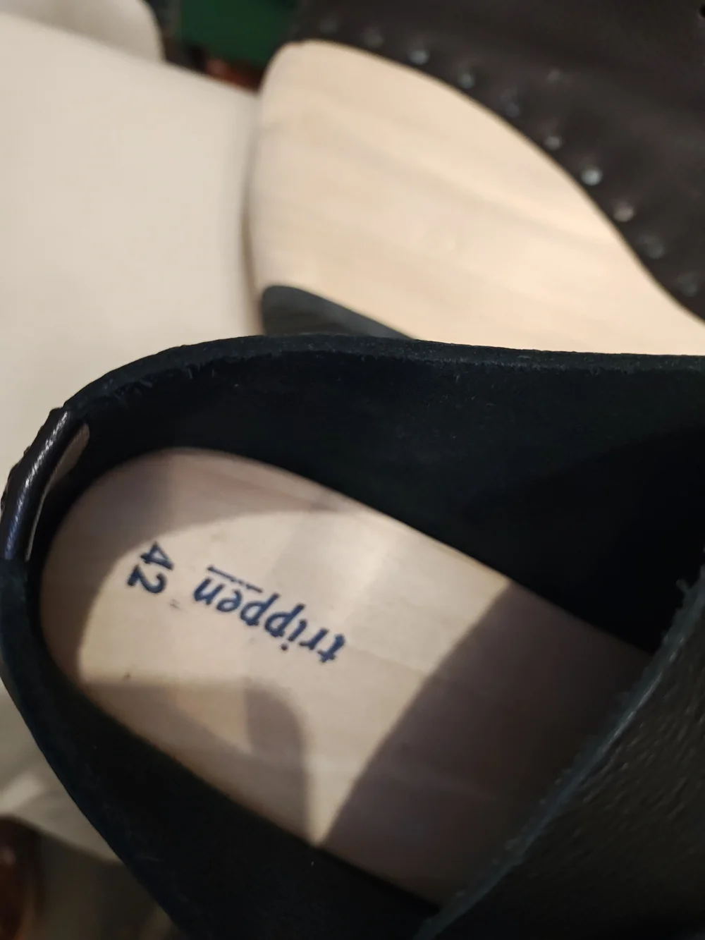 Black Leather Platform Lace-Up Shoes with Cream Wedge 42
